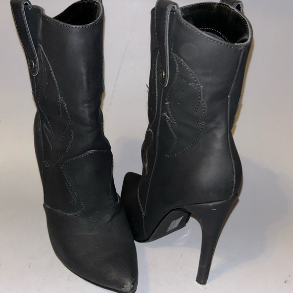 Michael Antonio Shoes - Excellent condition Cowgirl style boots